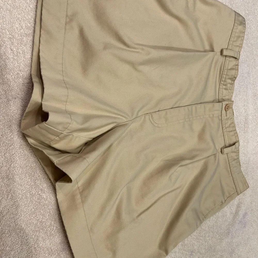 Women's Tan Shorts Lizgolf by Liz Claiborne size 16